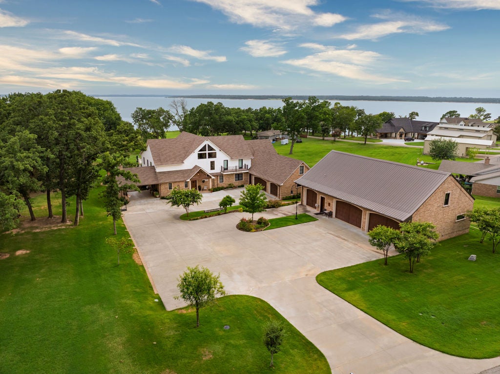 8523 Lake View Drive