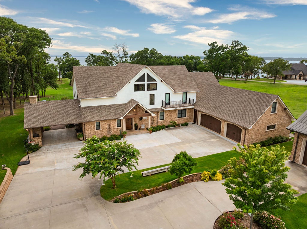 8523 Lake View Drive