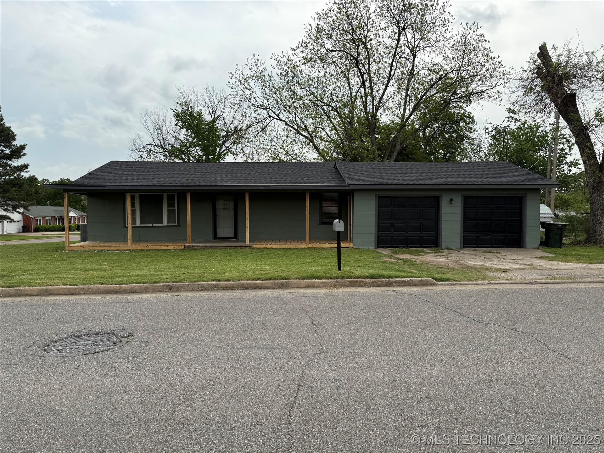 1124 N 12th Avenue