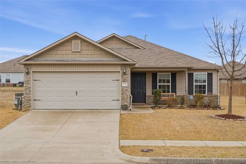 Photo of 5770 E 146th Place S, Bixby, OK 74008 (MLS # 2607852)