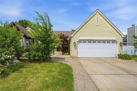 Photo of 3226 N 2nd Place, Broken Arrow, OK 74012 (MLS # 2616632)