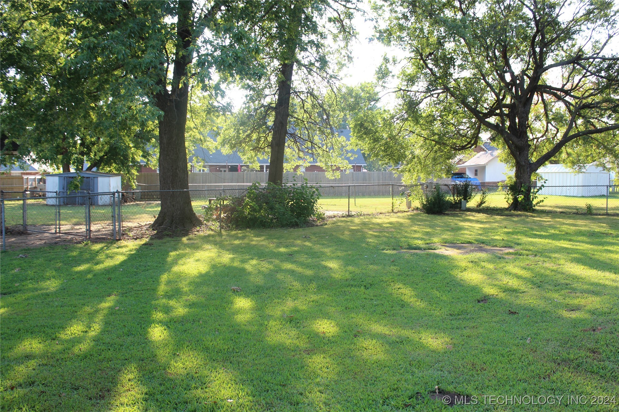 Photo 6 of 19 of 309 W Lanternwick Lane S house