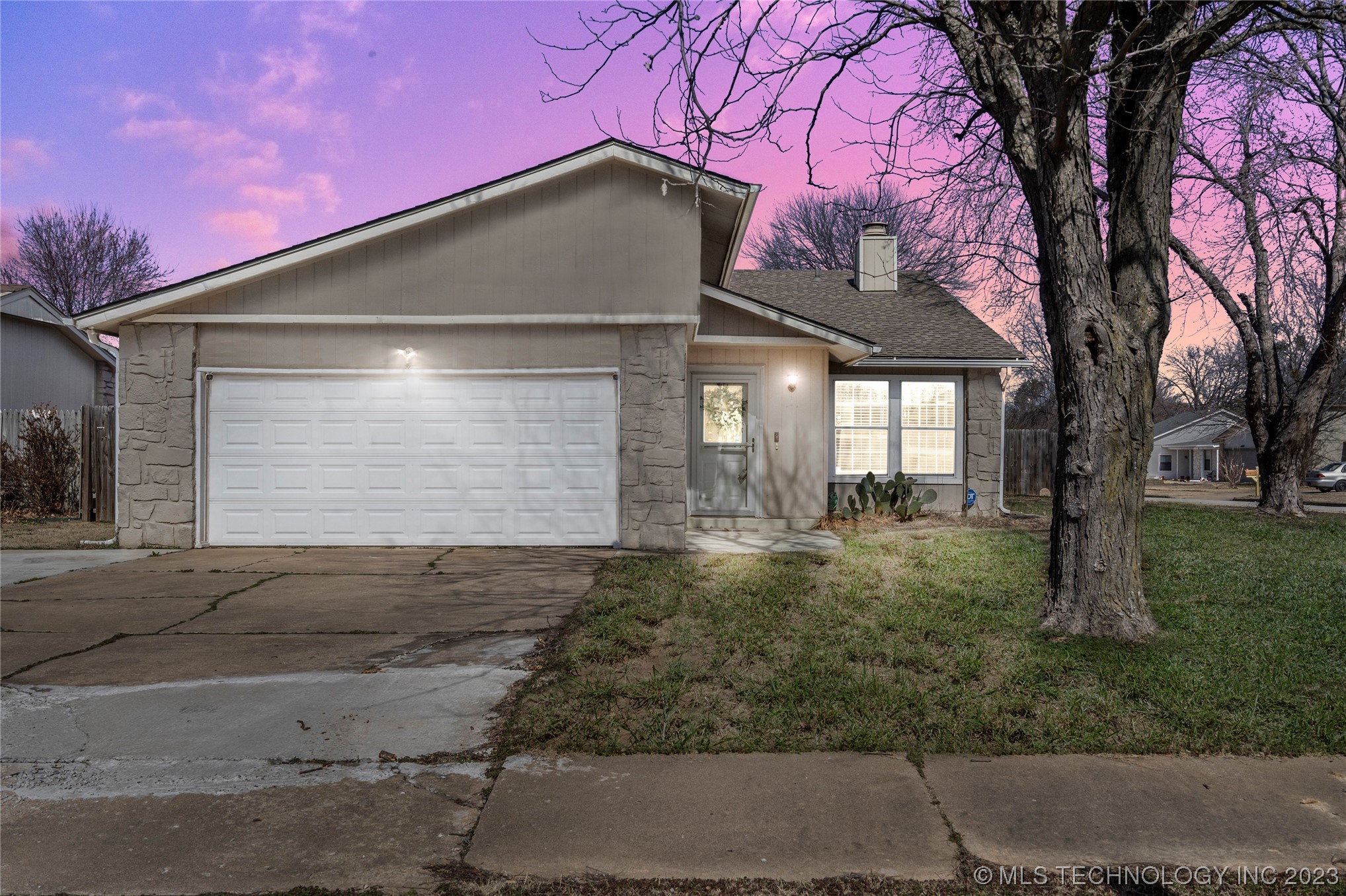 Photo 1 of 47 of 1802 W Laredo Place house