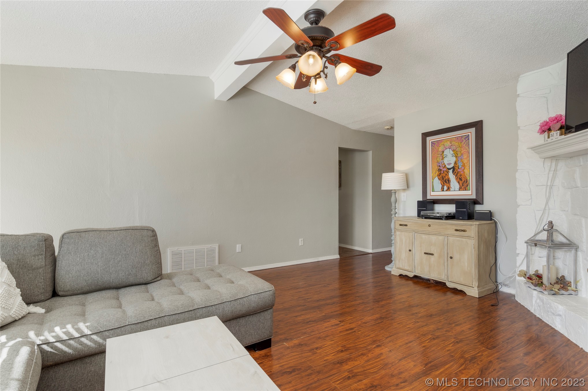Photo 12 of 47 of 1802 W Laredo Place house