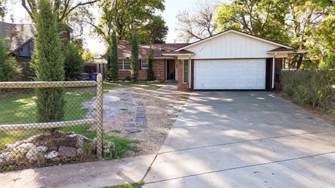 Photo of 10608 E 18th Street, Tulsa, OK 74128 (MLS # 2638044)