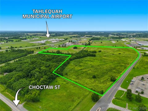 Photo of 810 N Woodard Avenue, Tahlequah, OK 74464 (MLS # 2626486)