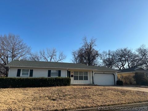Photo of 6966 E 20th Place, Tulsa, OK 74112 (MLS # 2604300)