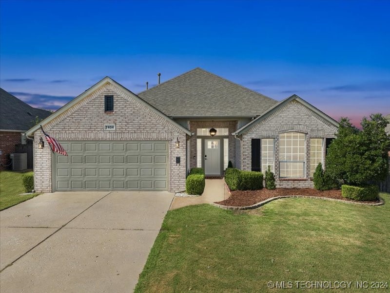 View Broken Arrow, OK 74014 house