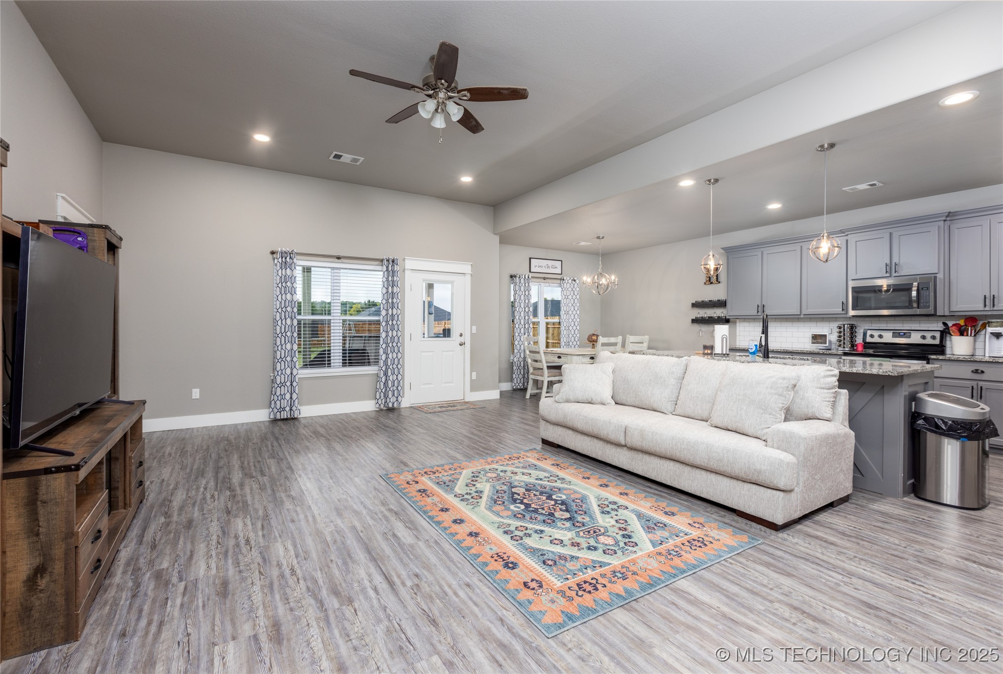 5456 Roadrunner Drive