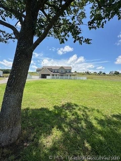 Photo of 3377 N 368, Holdenville, OK 74848 (MLS # 2605048)