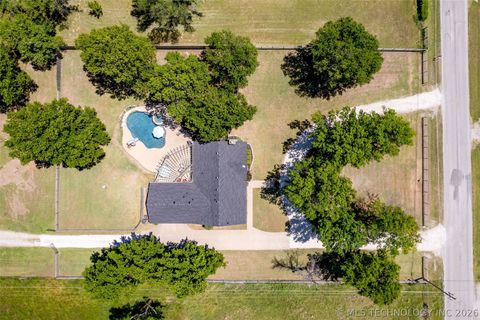 Photo of 8503 E 136th Street, Collinsville, OK 74021 (MLS # 2616697)