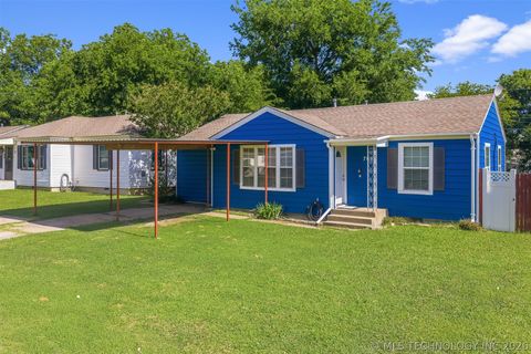 Photo of 709 Elm Street NW, Ardmore, OK 73401 (MLS # 2622556)