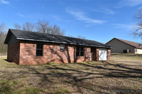1408 Kiamichi Street Hugo OK 74743