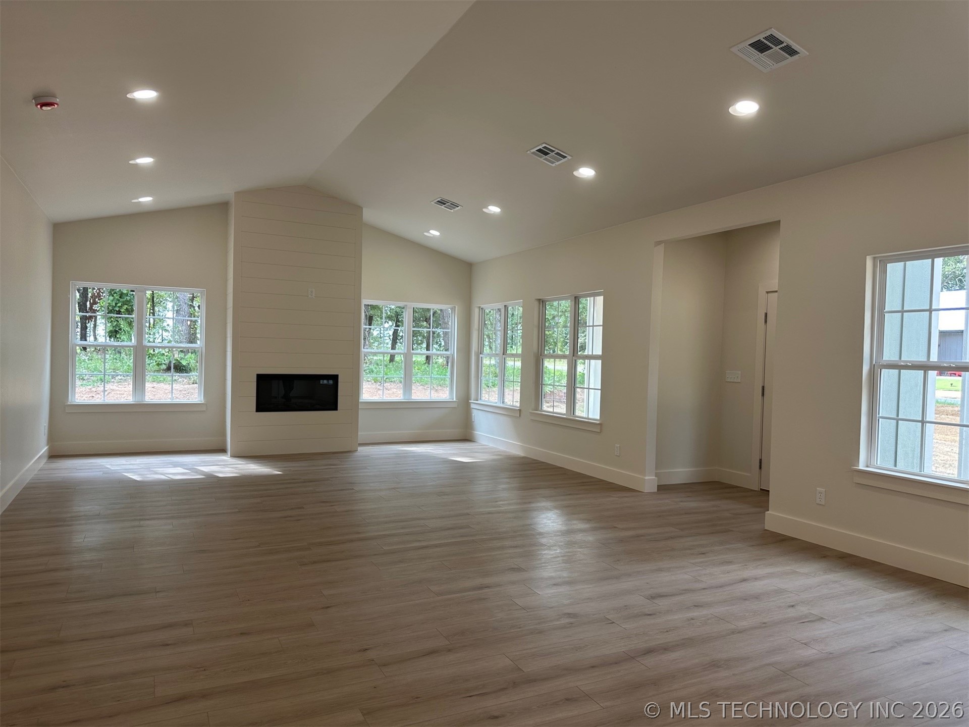 12195 Longboard Loop