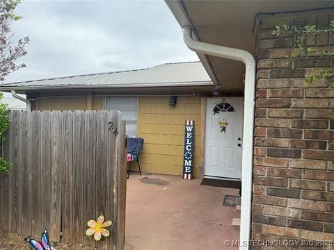 Photo of 101 Doris Drive #24, Sallisaw, OK 74955 (MLS # 2601170)