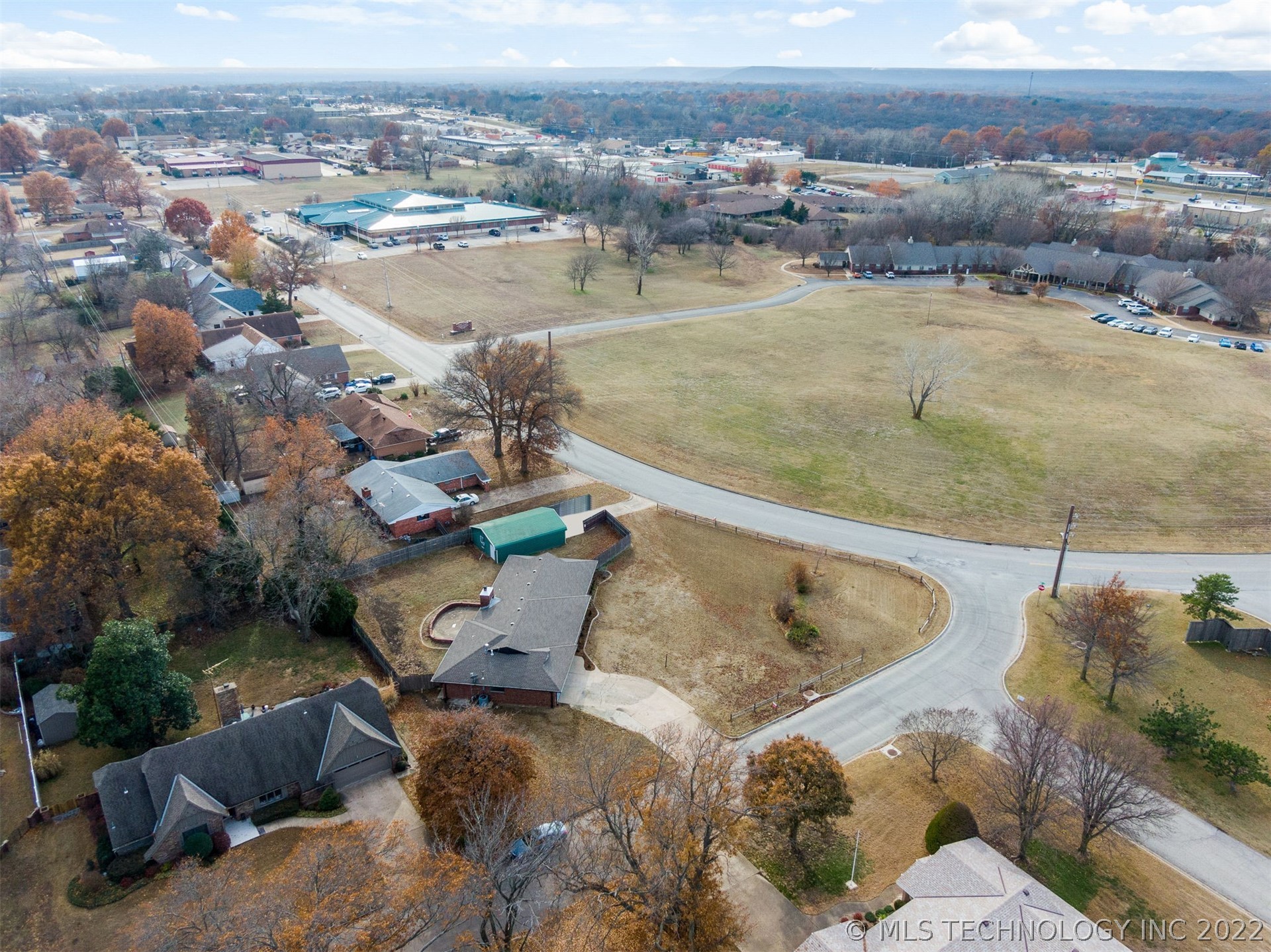 Photo 6 of 30 of 4201 Rolling Meadows Road house