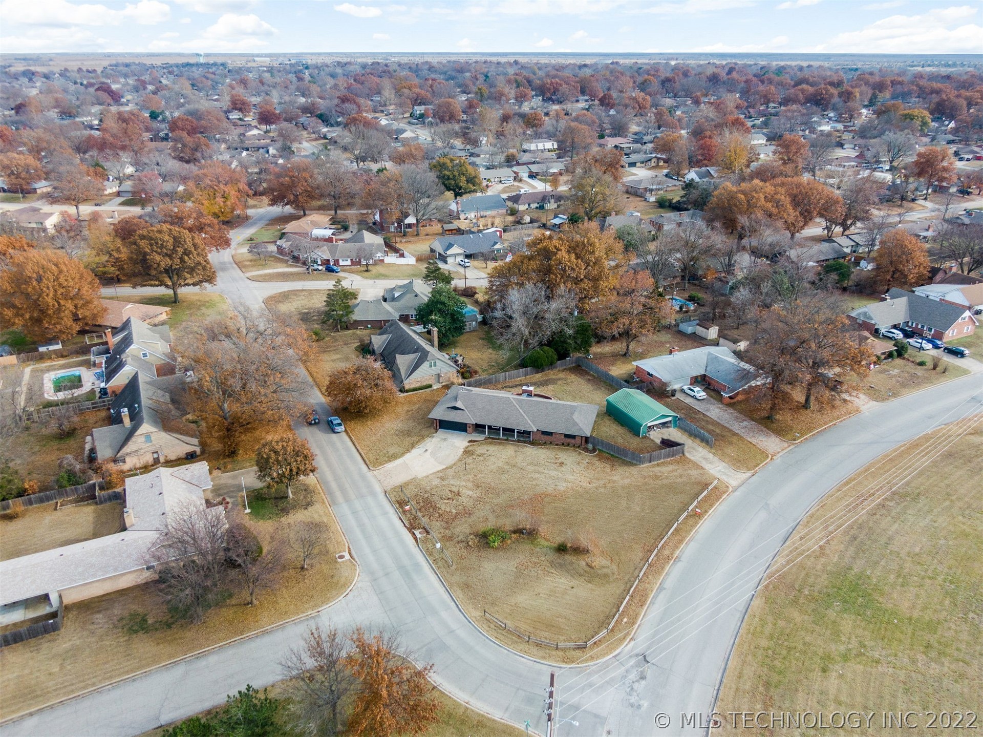Photo 5 of 30 of 4201 Rolling Meadows Road house