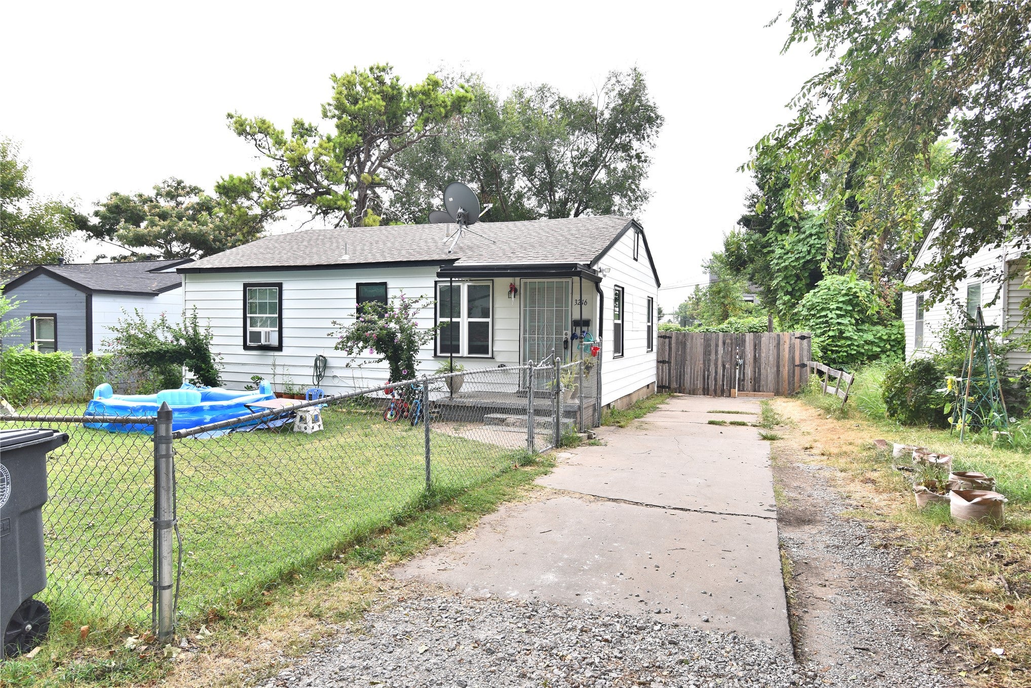 3216 E Oklahoma Place