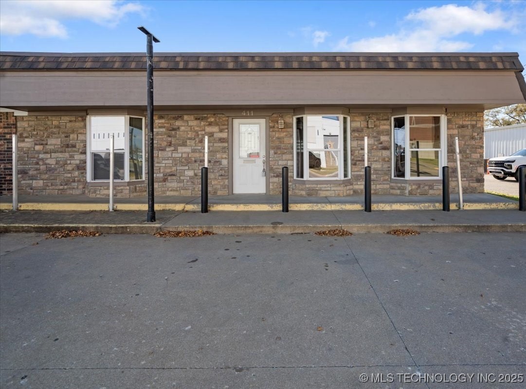 Photo 1 of 24 — 411 W 1st Street, Claremore, OK 74017