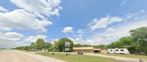 5268 S Highway 377 Kingston OK 73439