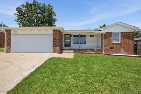 Photo of 6515 E 26th Place, Tulsa, OK 74129 (MLS # 2625037)