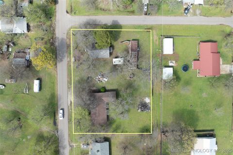 210 N Collins Colbert OK 74733
