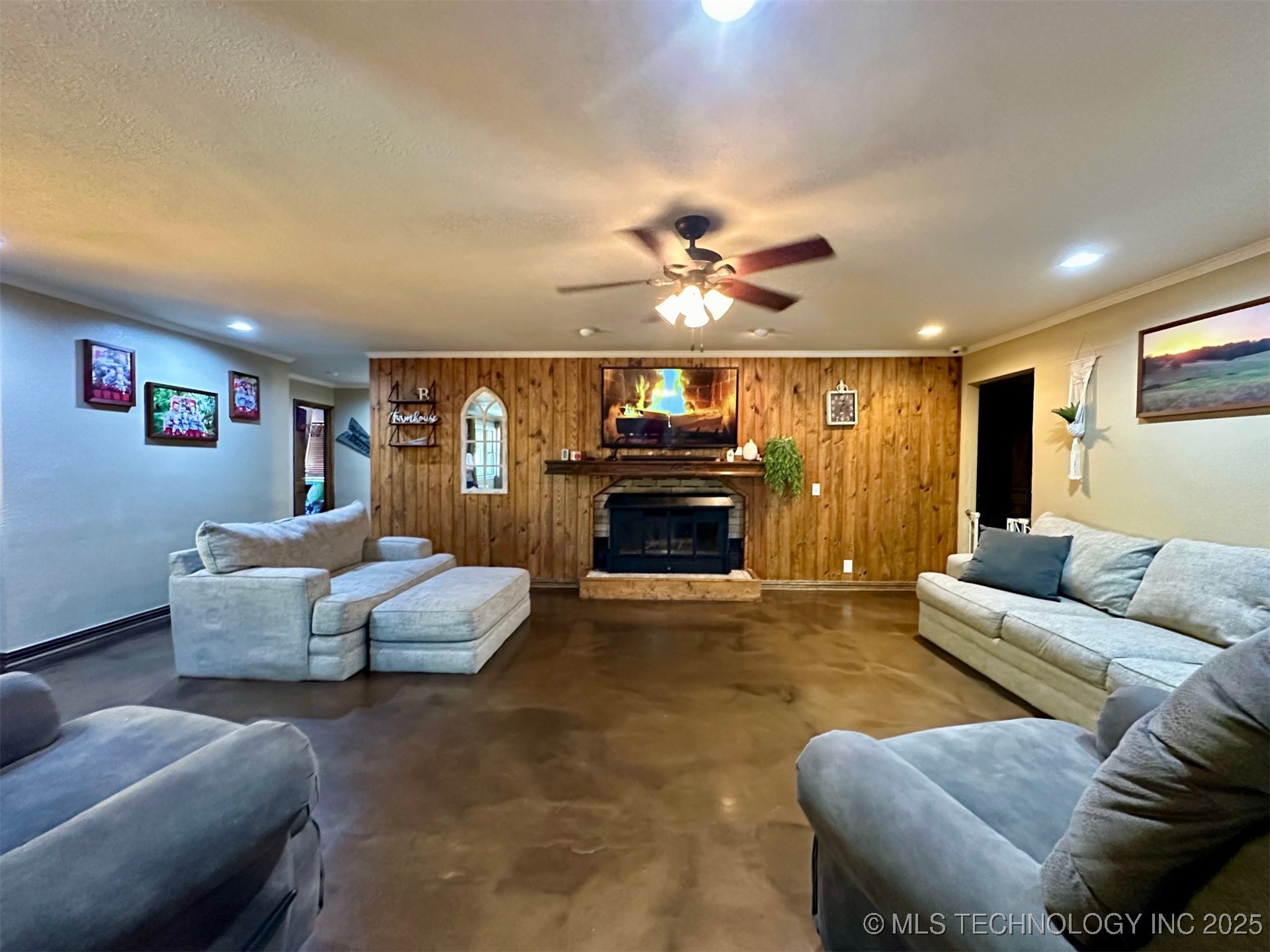 3487 Edge Road