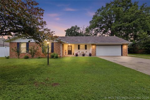 Photo of 1608 S Marietta Street, Pryor, OK 74361 (MLS # 2622773)
