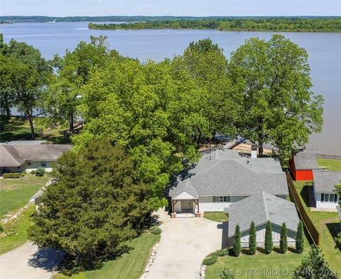 Photo of 1205 Red Bud Drive, Grove, OK 74344 (MLS # 2617043)