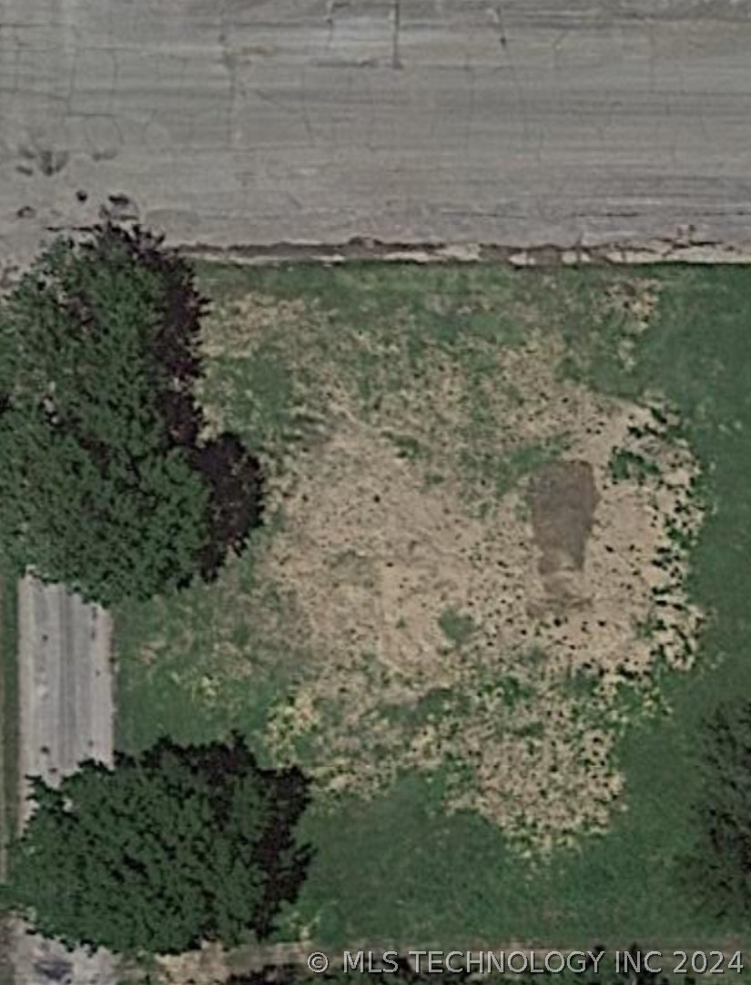 Photo 3 of 3 of Main Street land