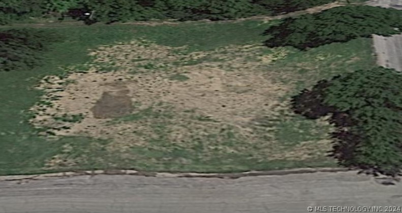 Photo 2 of 3 of Main Street land