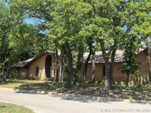 Photo of 2913 Springdale Lane, Duncan, OK 73533 (MLS # 2616947)