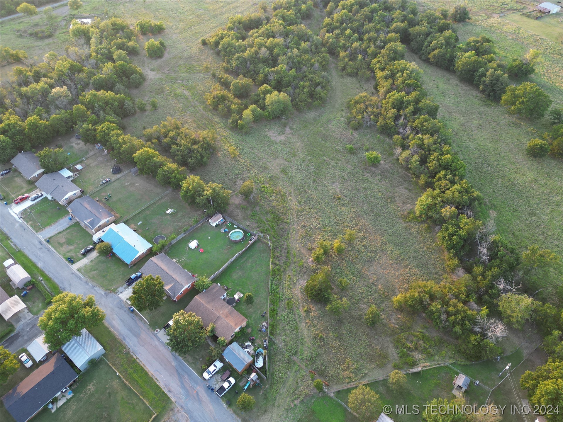 Photo 2 of 22 of 1 E Creek Avenue land