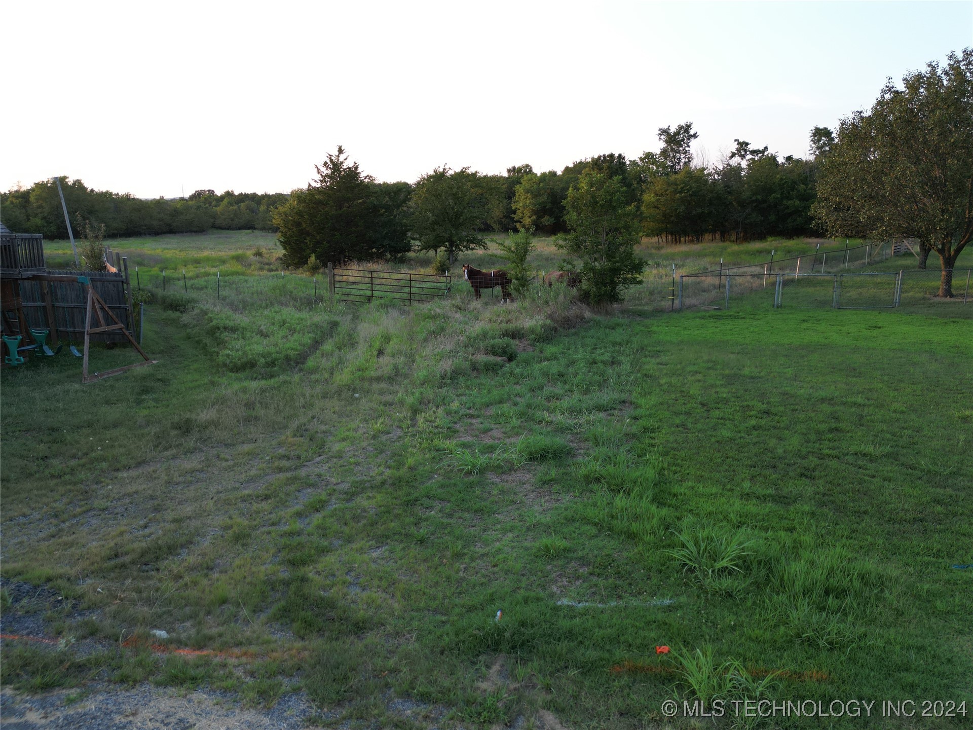 Photo 3 of 22 of 1 E Creek Avenue land