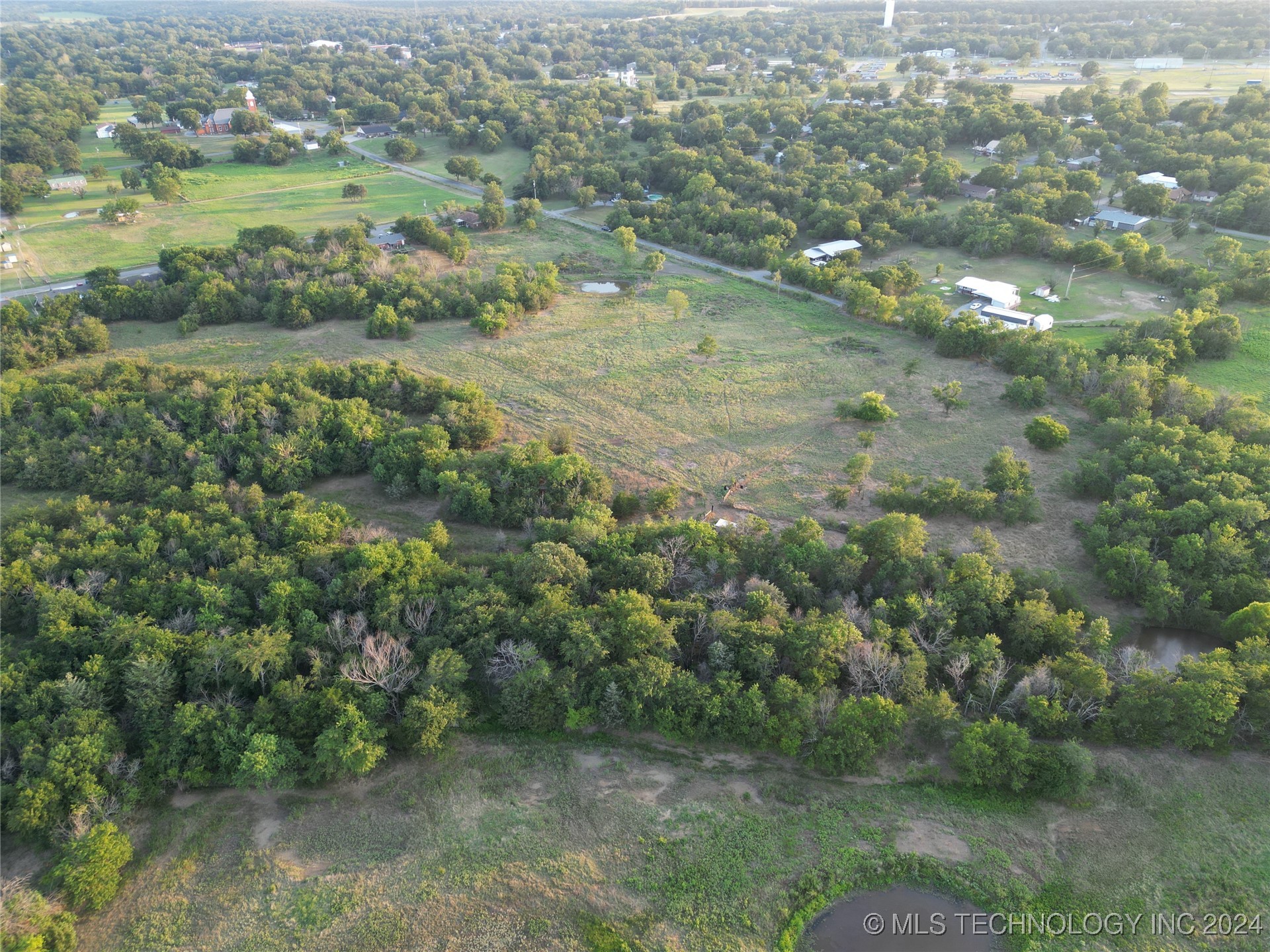 Photo 12 of 22 of 1 E Creek Avenue land