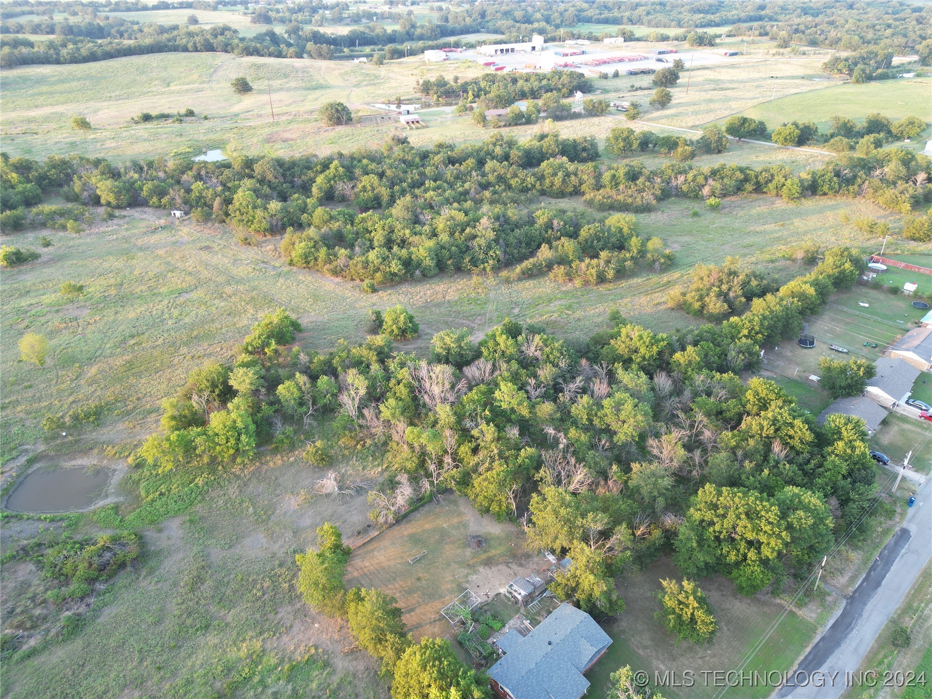 Photo 8 of 22 of 1 E Creek Avenue land