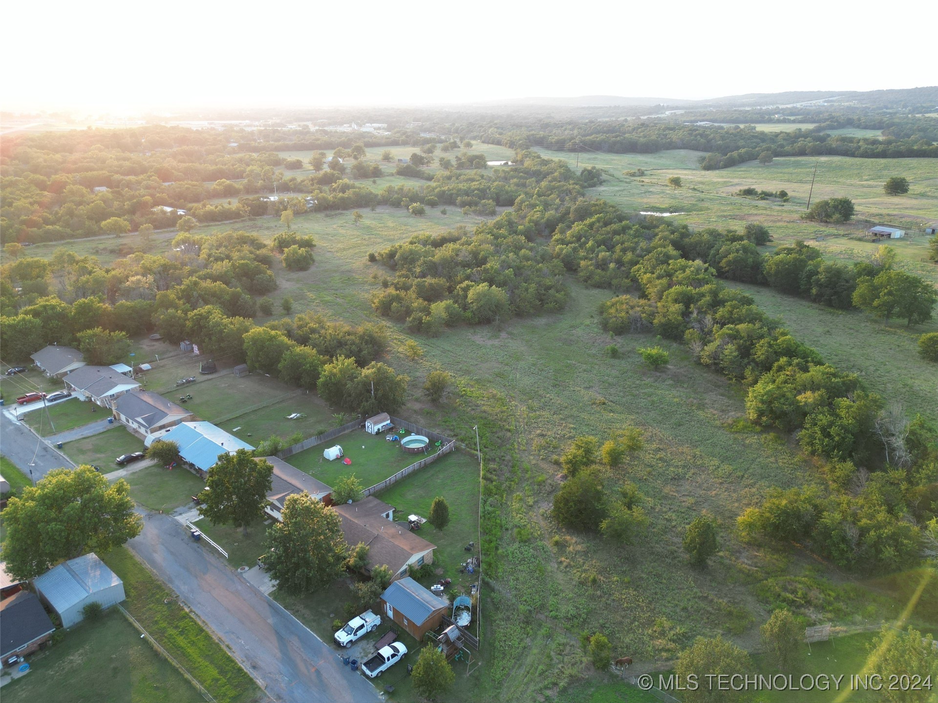 Photo 7 of 22 of 1 E Creek Avenue land