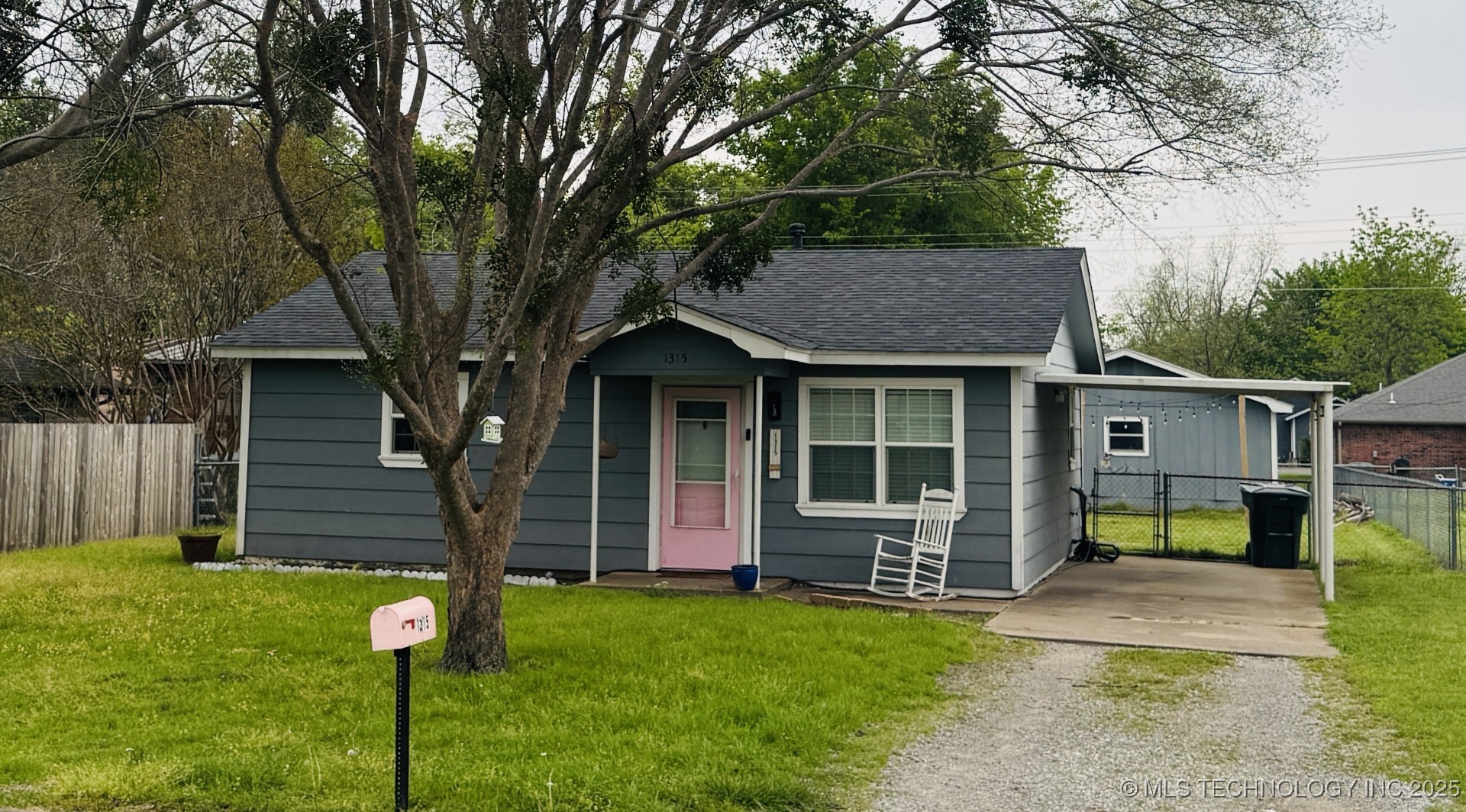 1315 W Arkansas