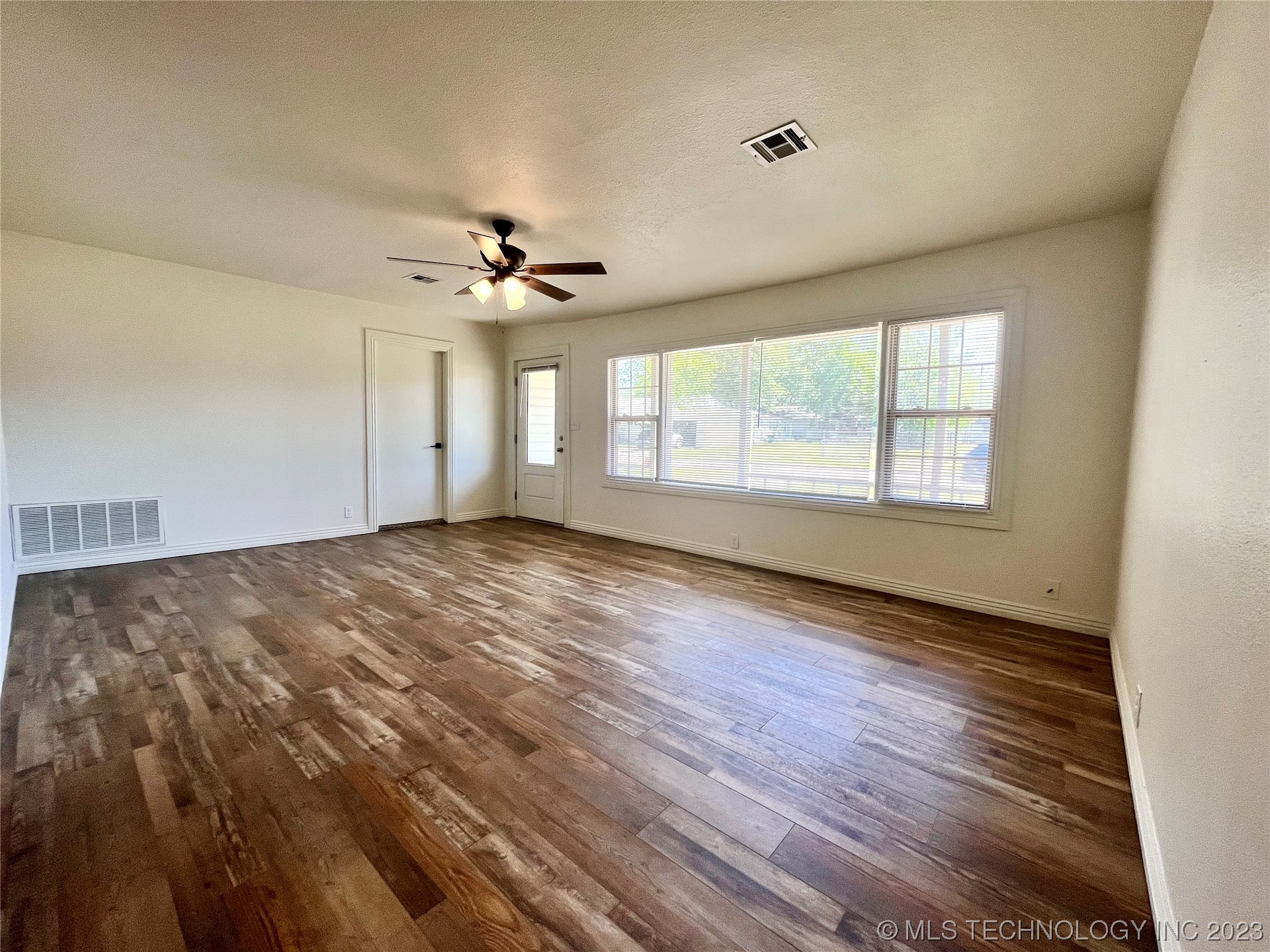 Photo 2 of 16 of 617 S 12th Street house