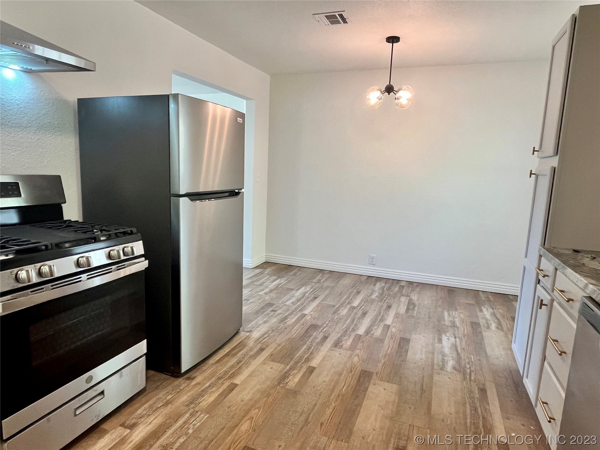 Photo 5 of 16 of 617 S 12th Street house
