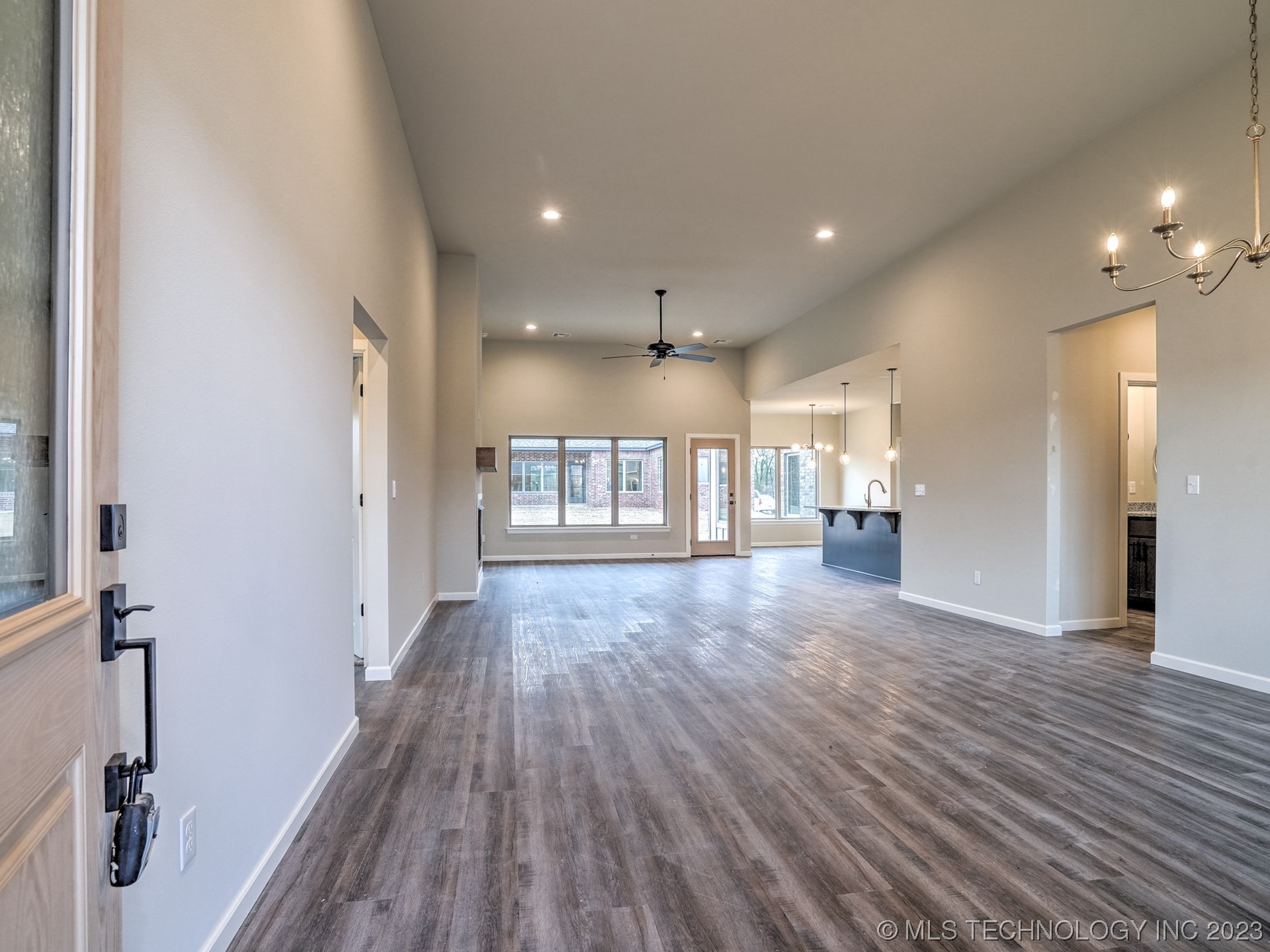 Photo 5 of 37 of 10727 S 280th Avenue house
