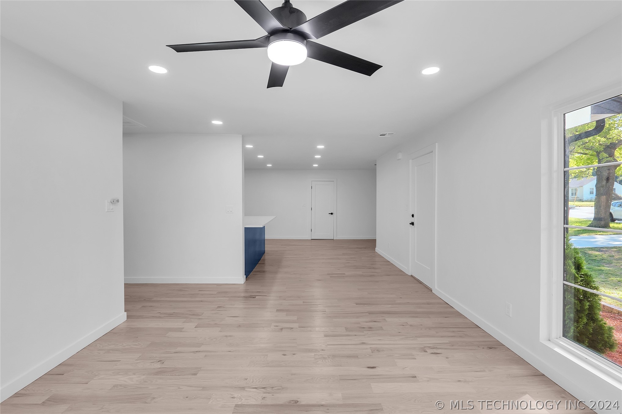 Photo 6 of 29 of 1509 SW Elm Avenue house
