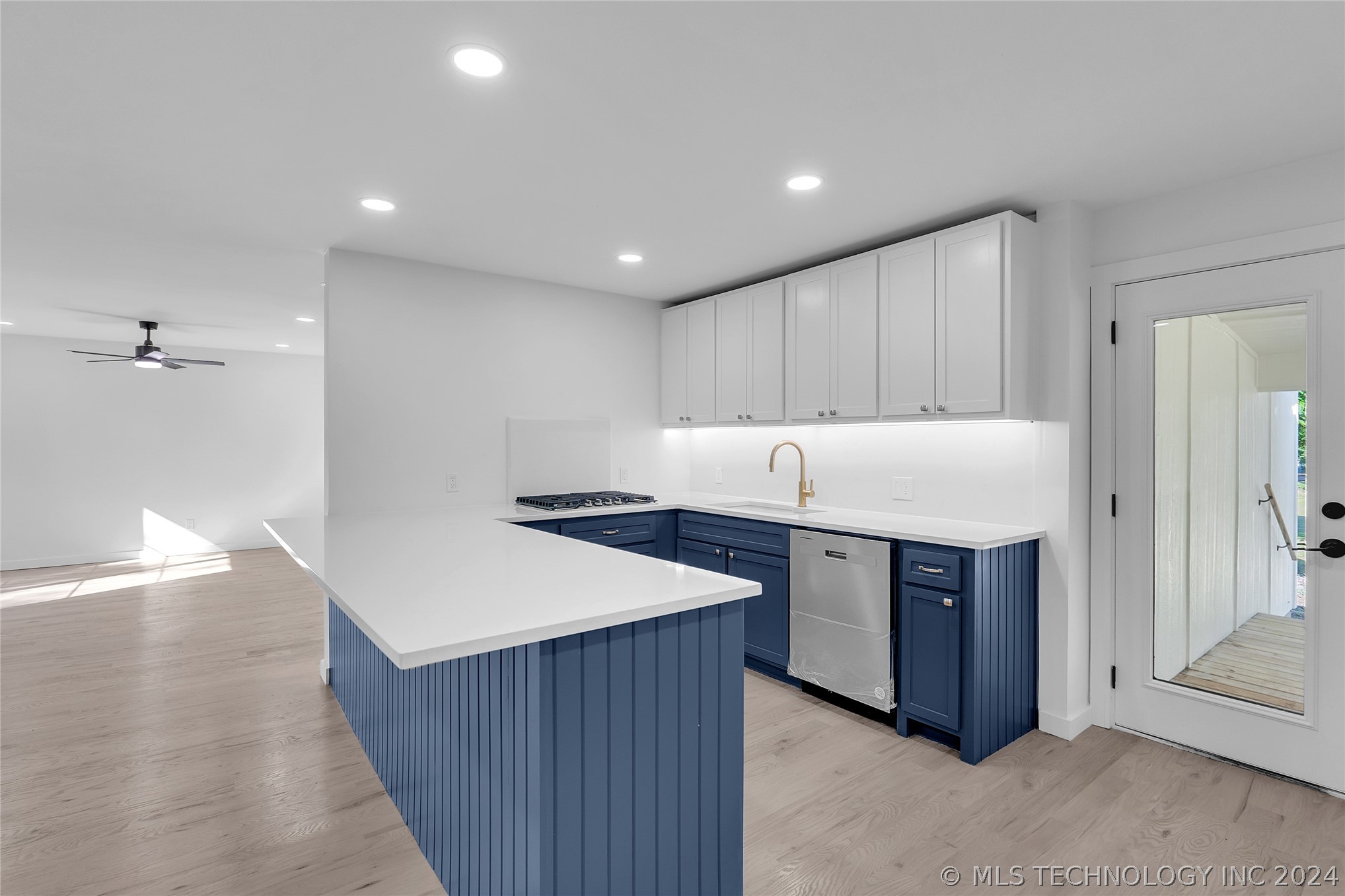 Photo 9 of 29 of 1509 SW Elm Avenue house