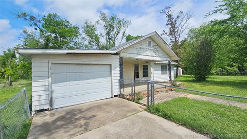 Photo of 506 7th Street, Stuart, OK 74570 (MLS # 2617060)