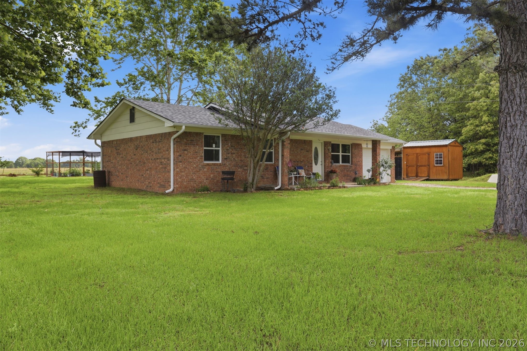 6827 E Rodeo