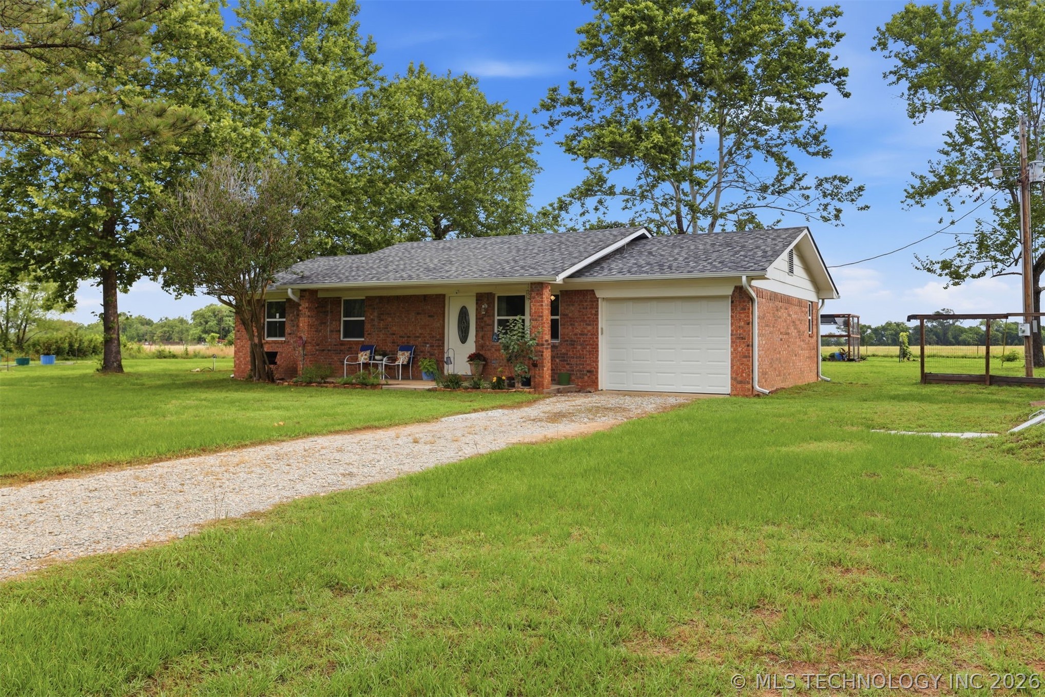 6827 E Rodeo