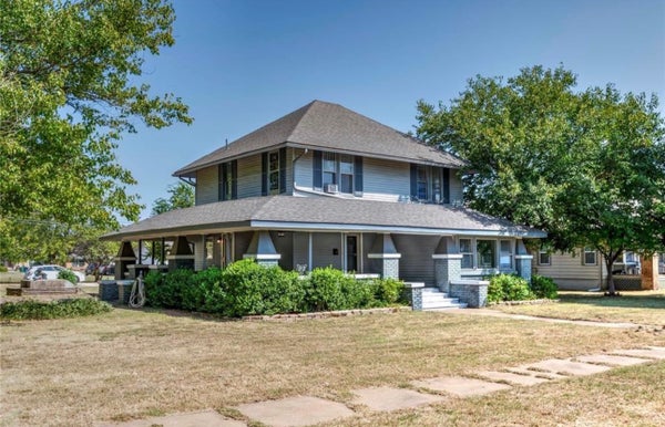 323 W 6TH ST, STROUD, OK 74079 - Image dbce78c8d2dccf35b3cf7b5435cae001/1512306427