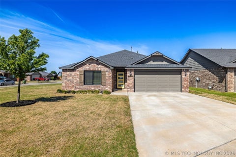 Photo of 3630 E Cherryhill Court, Broken Arrow, OK 74014 (MLS # 2616626)