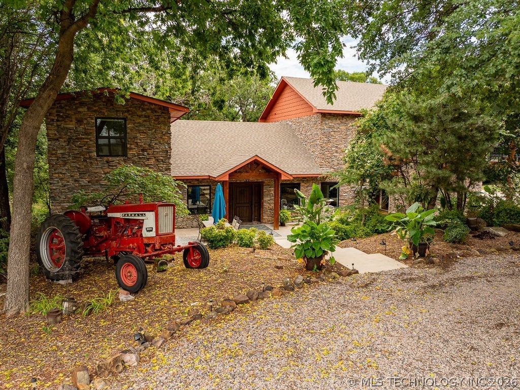 9094 Waters Edge