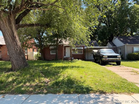 Photo of 2544 E 1st Street, Tulsa, OK 74104 (MLS # 2617250)